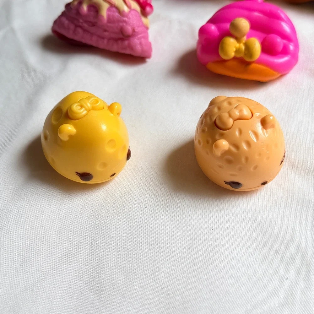 Num Noms Lot of 8 Mixed Plastic Cover Caps Multiple Series 2 Bases Mini Toys